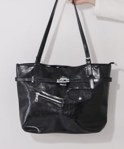 【 A4収納可 】デザインベルトフェイクレザースクエアトートバッグ ／ design belt fake leather square tote bag