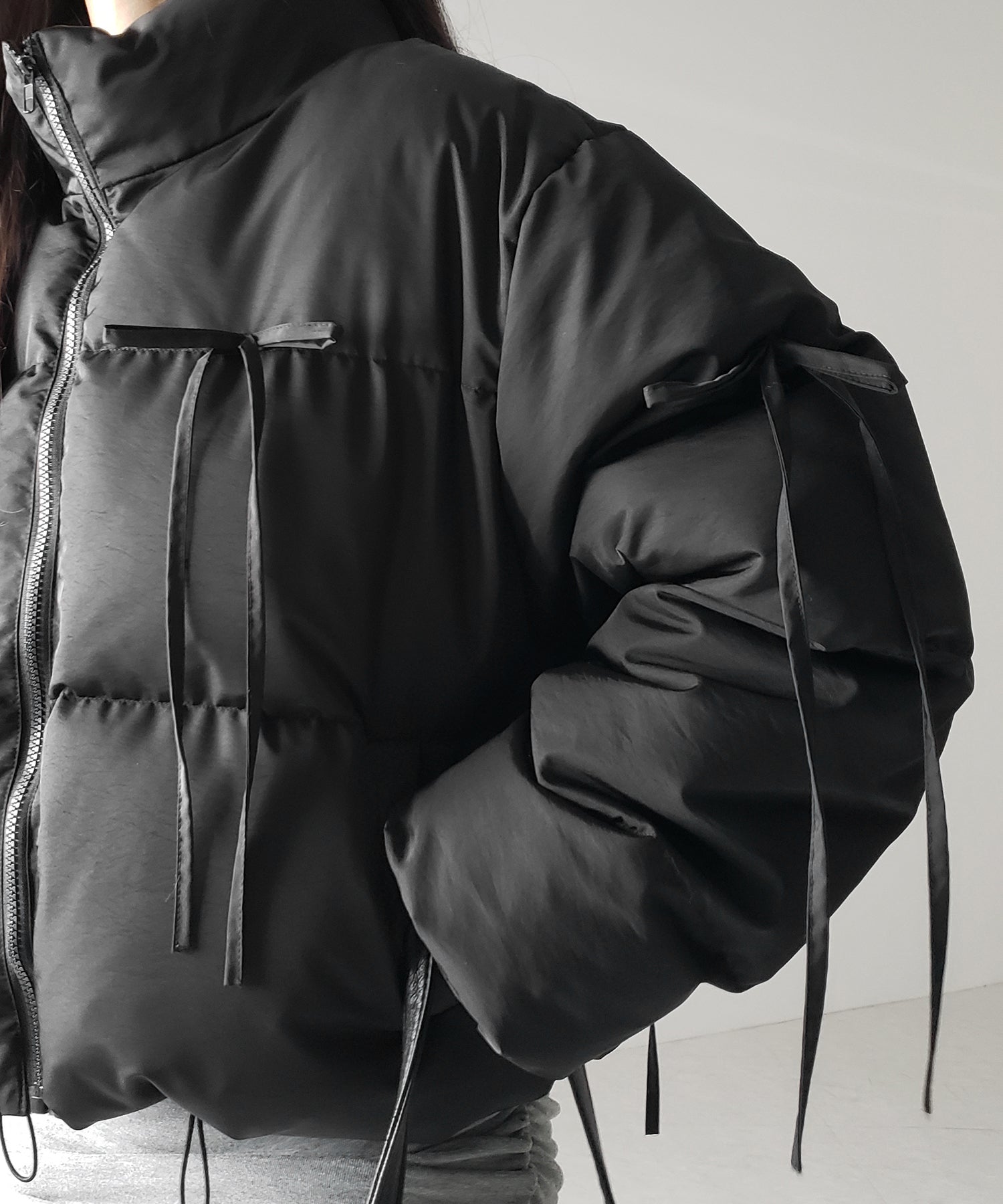【 選べる３色展開 ／ 裾絞り可能２WAY 】ストラップリボンショートパフダウンジャケット ／ strap ribbon short puff down jacket