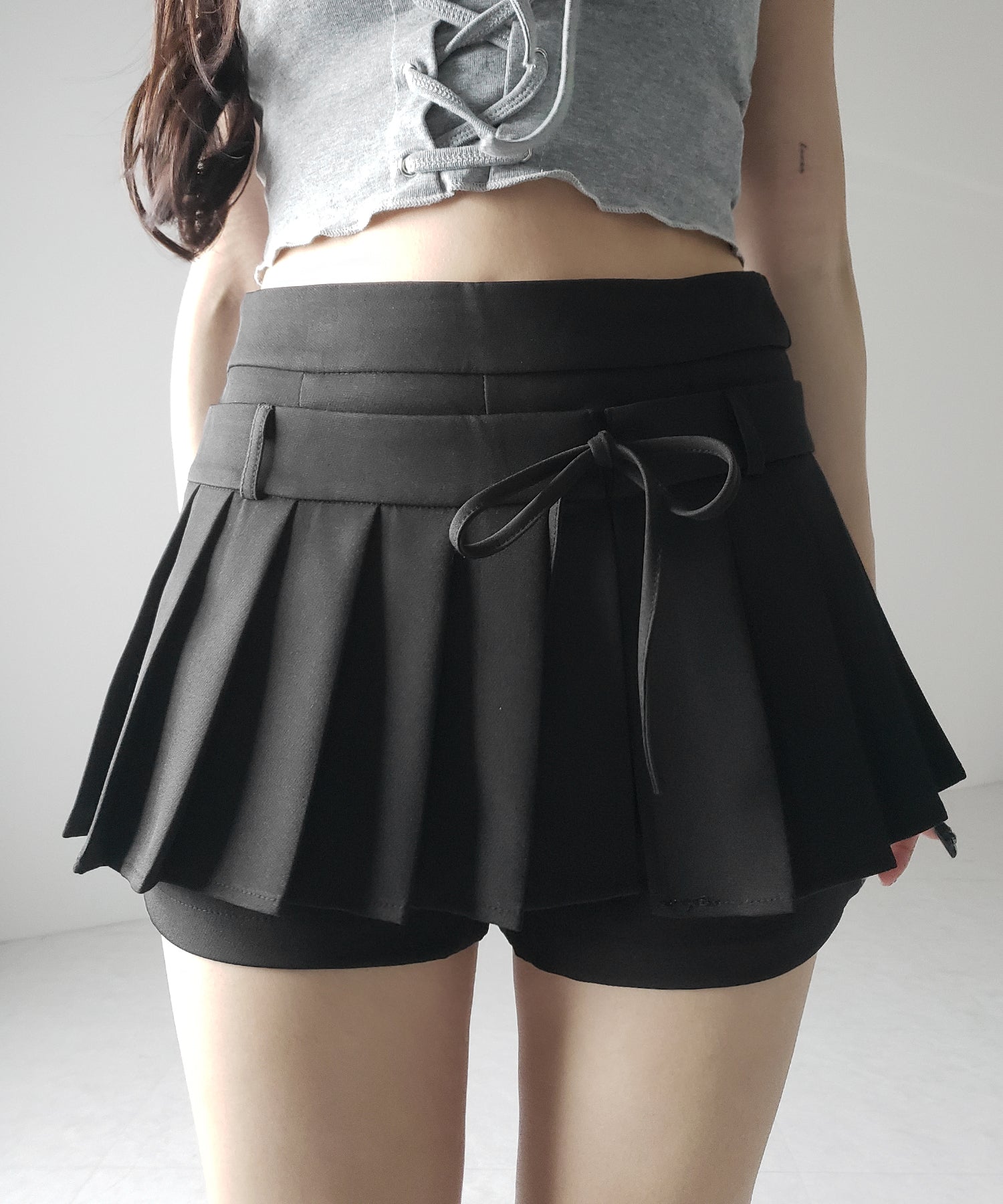 【 ３color 】ストラップリボンプリーツショートパンツ ／ strap ribbon pleated short pants