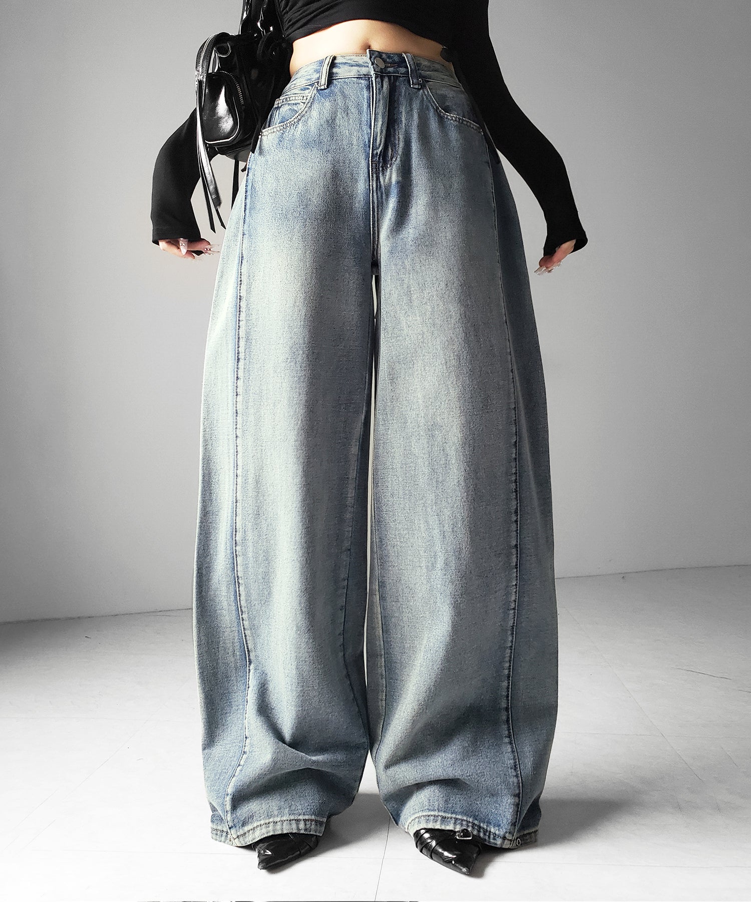 ヴィンテージライクウォッシュカーブワイドデニム ／ vintage like wash curve wide denim