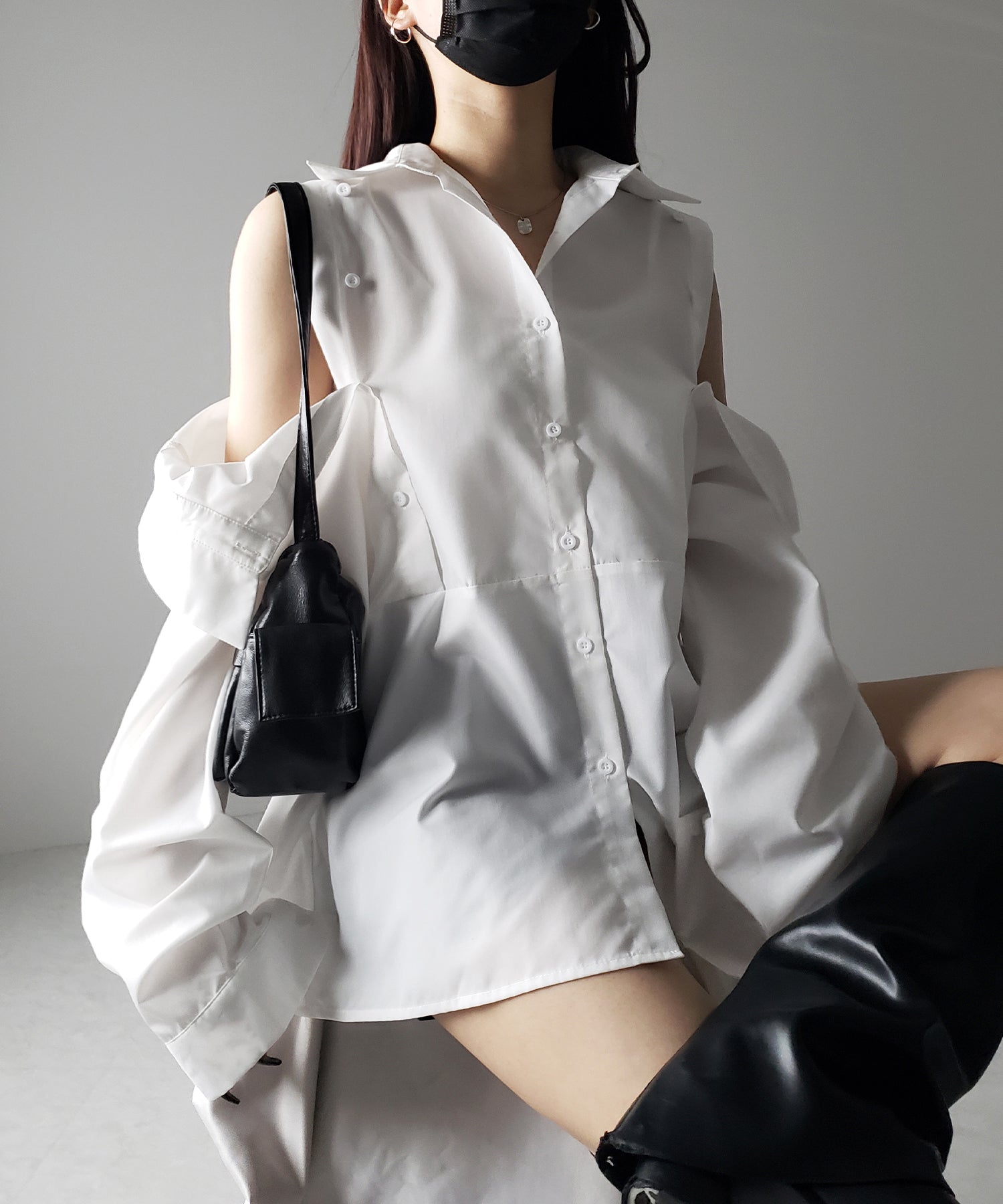 【 ３color 】オープンショルダーカットアウトビッグシャツ ／ open shoulder cutout big shirt