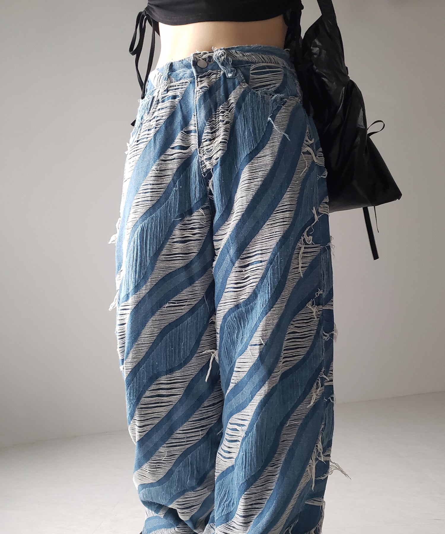 【 ２color ／ ４size 】バイカラーカットフリンジダメージワイドデニム ／ bicolor cut fringe damaged wide denim