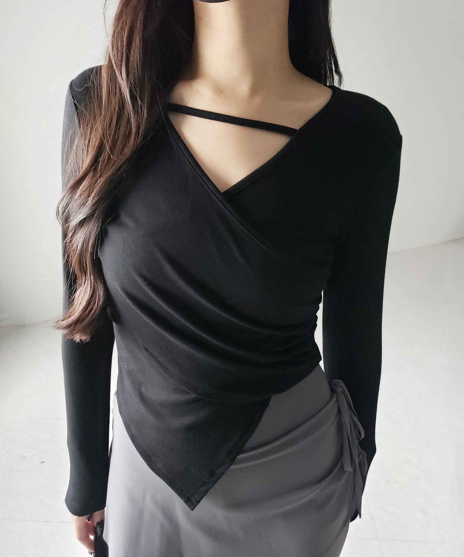 【 ３color 】ラインストラップギャザークロスレイヤードトップス ／ line strap gather cross layered Tops