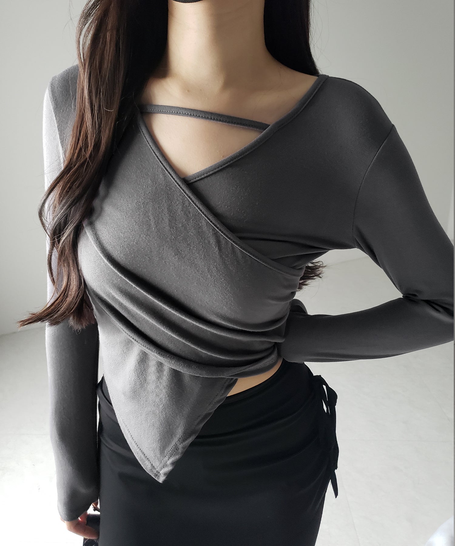 【 ３color 】ラインストラップギャザークロスレイヤードトップス ／ line strap gather cross layered Tops