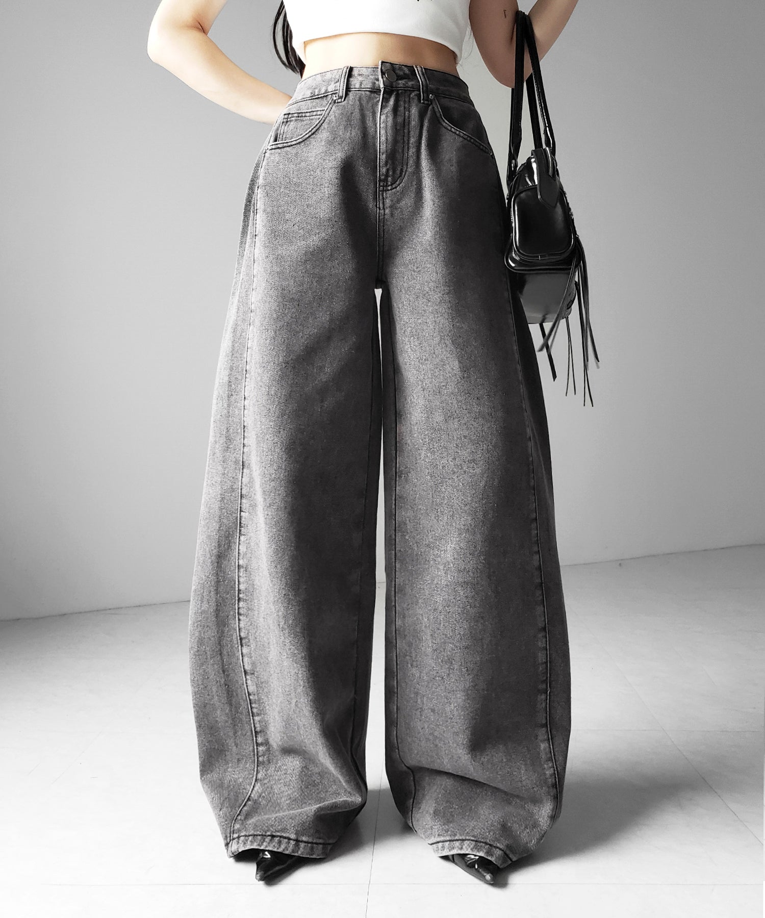 ヴィンテージライクウォッシュカーブワイドデニム ／ vintage like wash curve wide denim