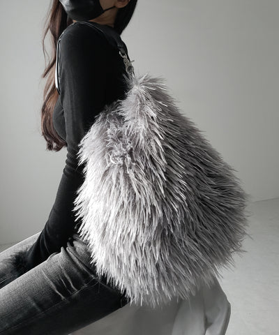 【 ショルダーストラップ付き２WAY 】バイカラーシャギーファーショルダーバッグ ／ bicolor shaggy fur shoulder bag