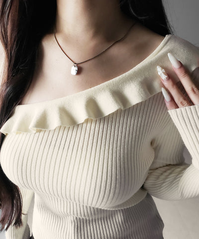 ワンショルフリルタイトリブニットトップス ／ one-shoulder frill tight rib knit tops