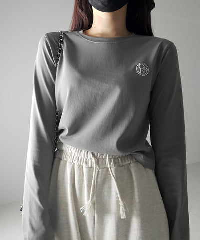 OBE刺繍 ミニロゴ長袖Ｔシャツ【 韓国製 】