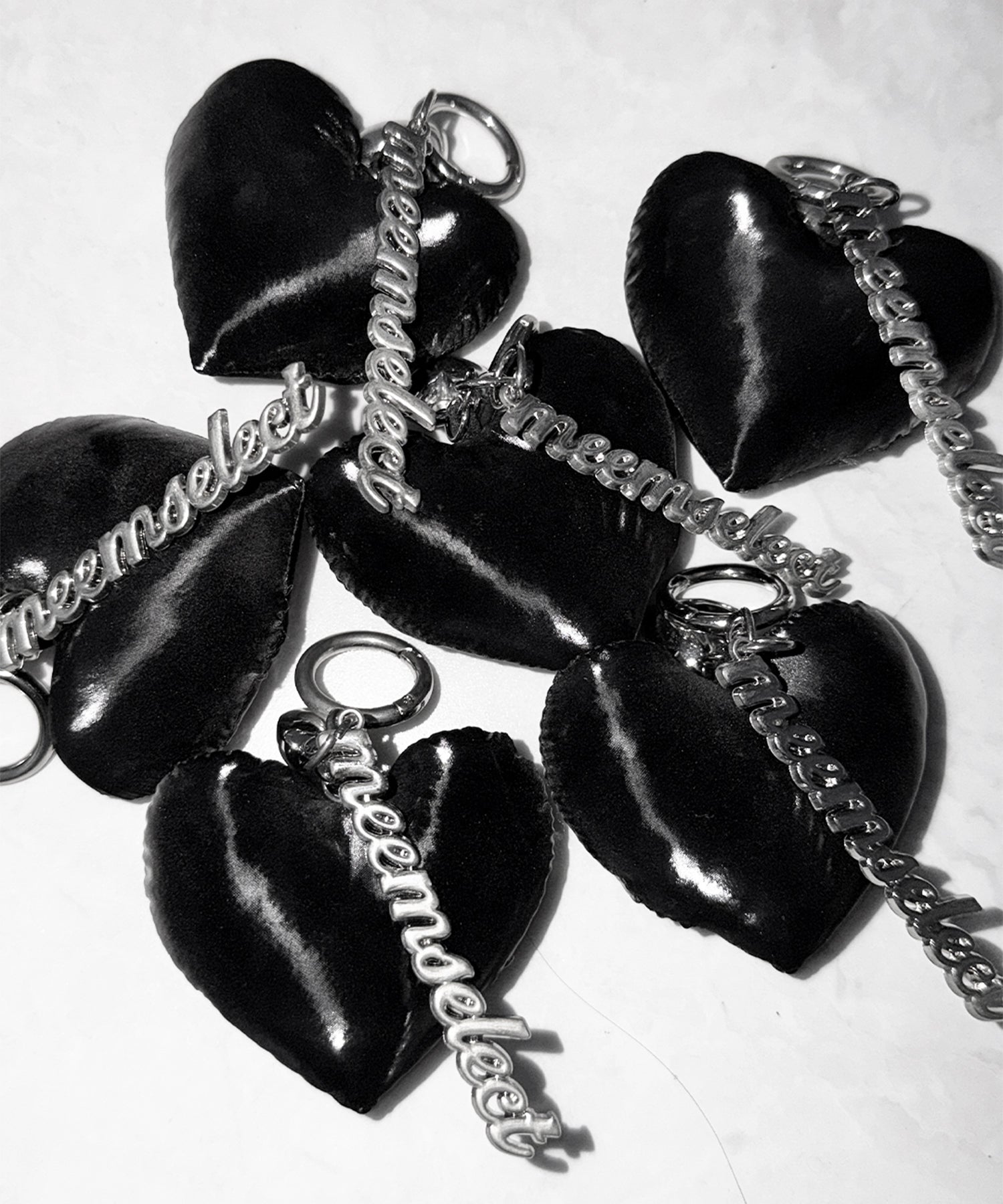 メタルロゴブラックハートチャーム ／ Metal logo black heart charm