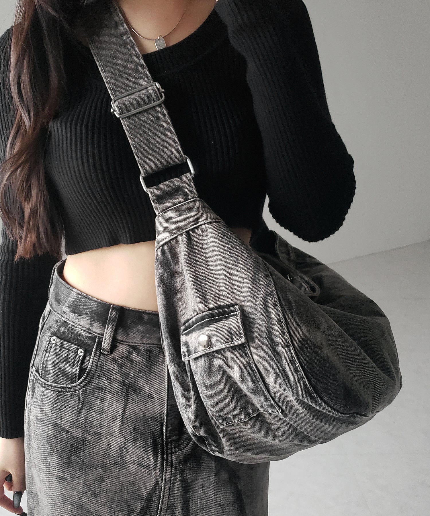 【 ２color 】ブラックタグヴィンテージデニムショルダーバッグ ／ black tag vintage denim shoulder bag