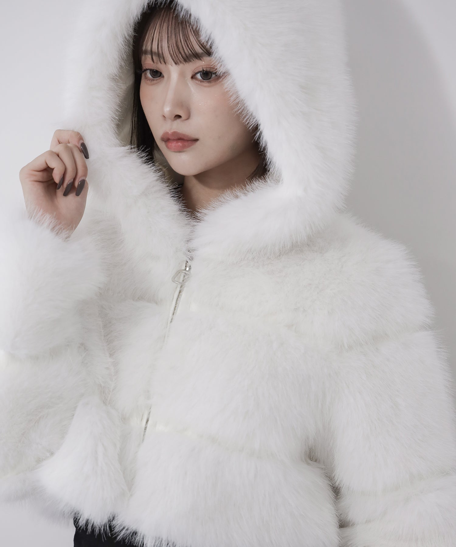 フェイクファーフーディショートコート ／ fake fur hoodie short coat