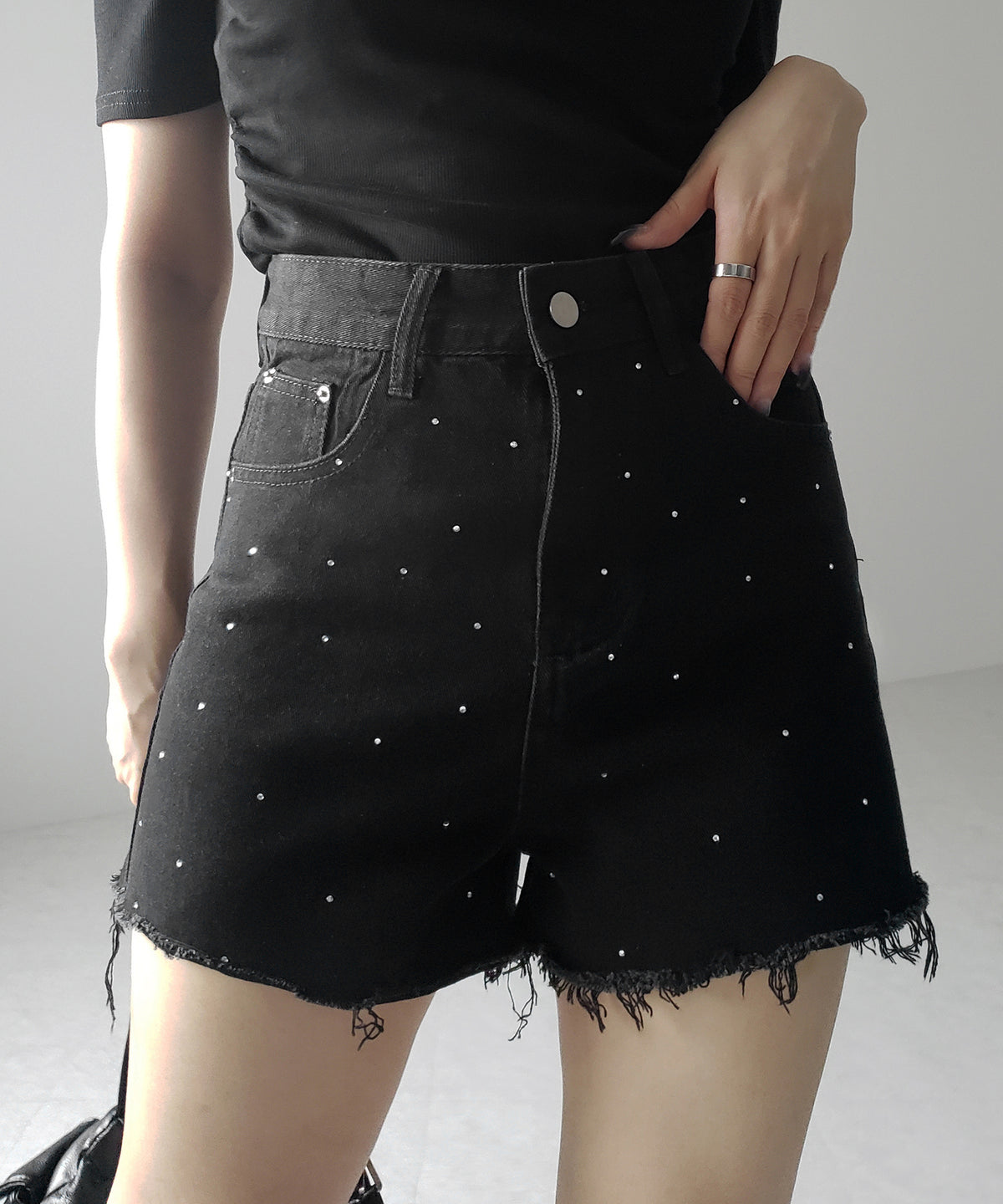 2color 】ラインストーンハイウエストダメージデニムショートパンツ 