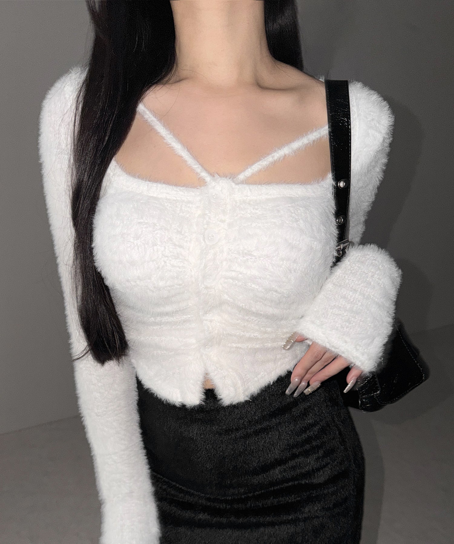 クロスストラップスクエアショートシャギーカーディガン ／ cross strap square short shaggy cardigan