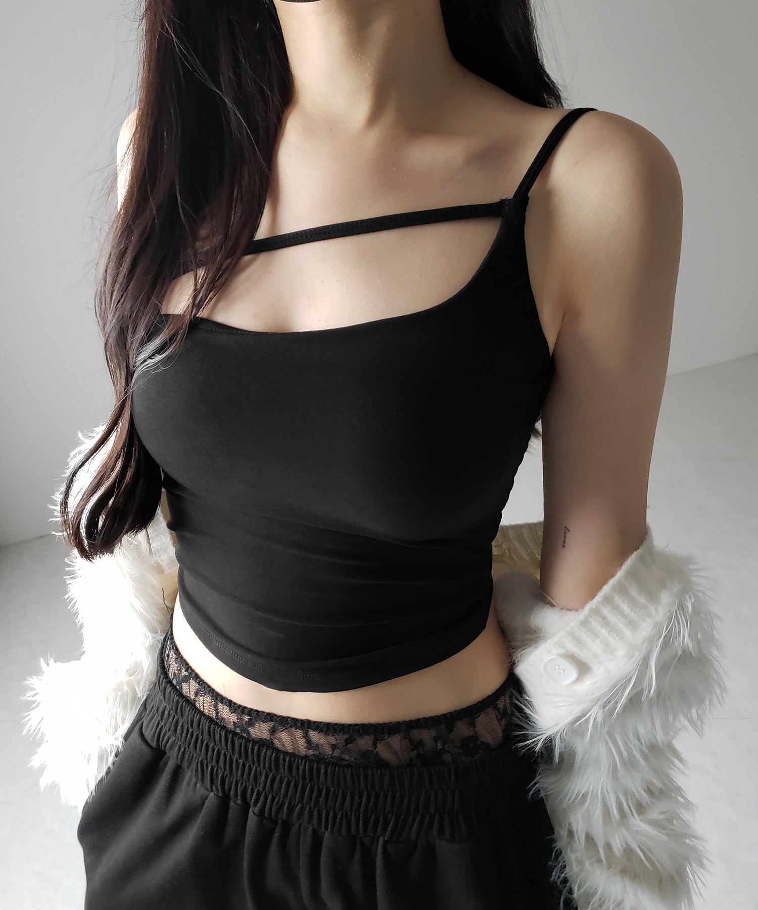 【 ３color ／ カップ付 】ラインストラップワンショルキャミソール ／ line strap one shoulder camisole