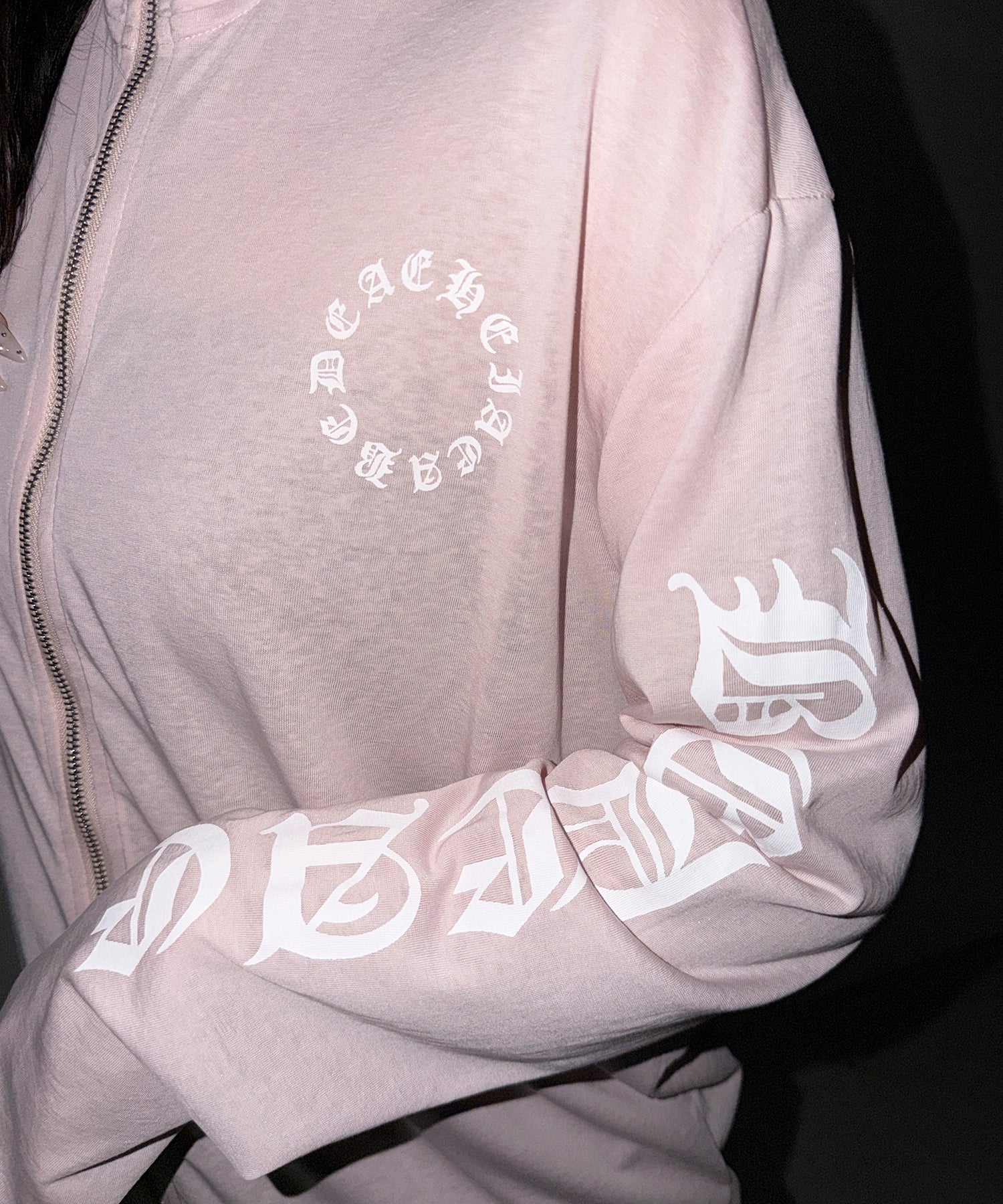 グランジロゴスタンドジップアップオーバーシアートップス ／ grunge logo stand zipup over sheer tops