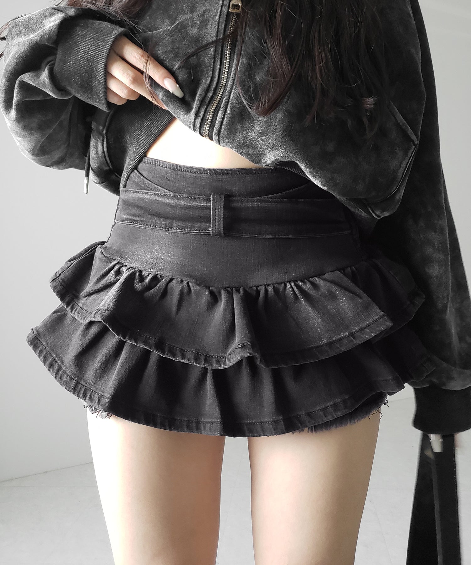 【 ２color 】ベルテッドフリルヴィンテージデニムミニスカパン ／ Belted frill vintage denim mini skirt pants