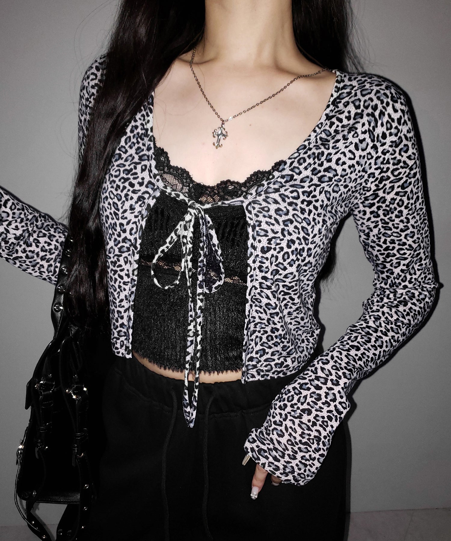 【 ２color 】レオパードフロントリボンショートカーディガン ／ Leopard front ribbon short cardigan