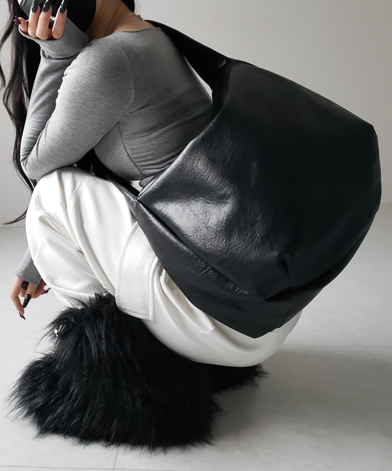 【 ２WAY ／ A4収納可 】ハトメデザインベルテッドワンハンドルショルダーバッグ ／ Eyelet design belted onehandle shoulder bag