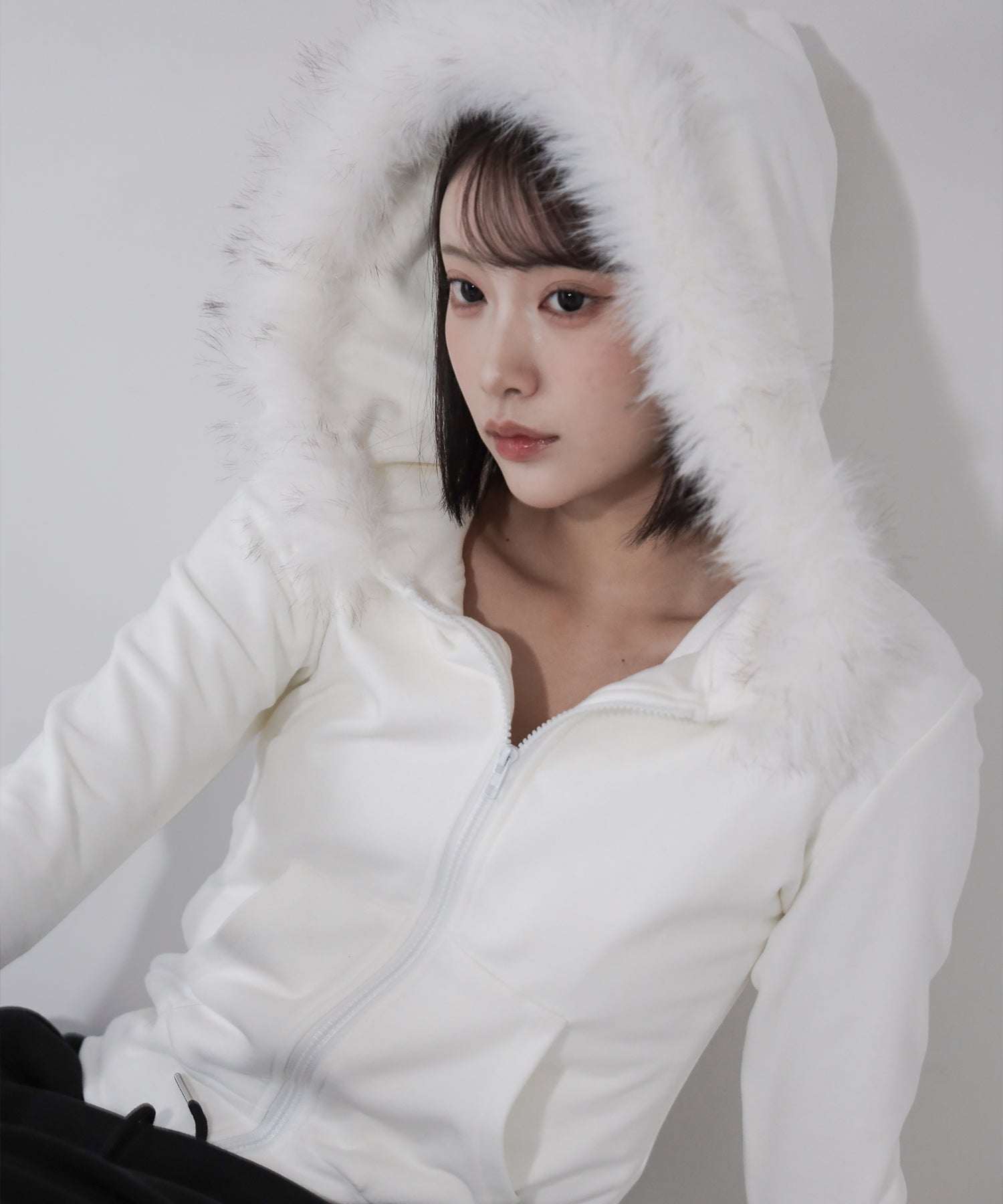 フェイクファーフーディジップアップパーカー ／ fake fur hooded zipup hoodie