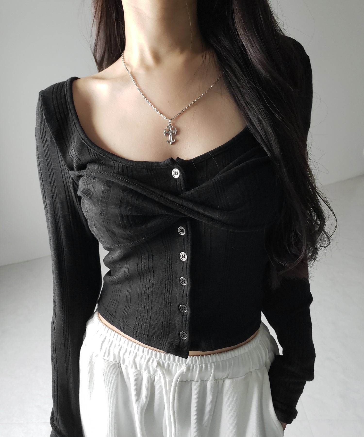 【 ３color 】フロントボタンオープンネックリブカットソートップス ／ front button open neck ribbed cutsew tops