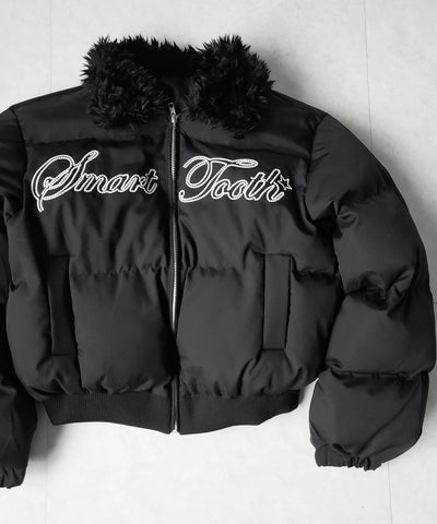 レタリングロゴ刺繍ショートパフダウンジャケット ／ lettering logo embroidery short puffer jacket