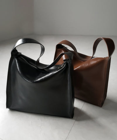 【 ２color 】ヴィンテージフェイクレザースクエアショルダーバッグ ／ vintage fake leather square shoulder bag