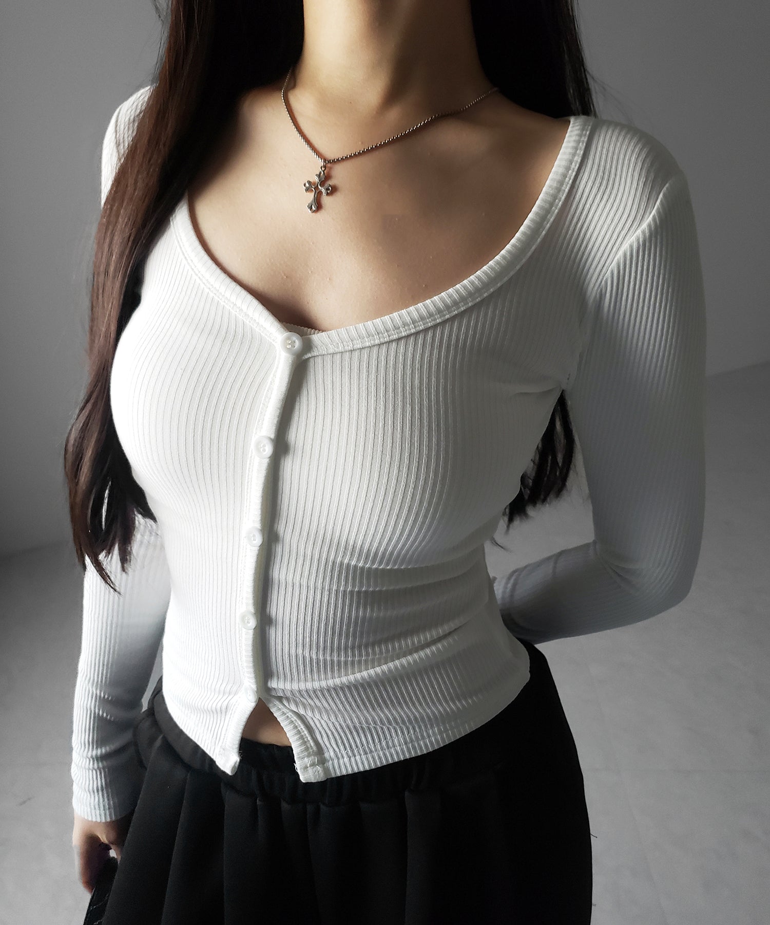 【 裏微起毛 】フロントボタンタイトリブカットソートップス ／ front button tight ribbed cutsew tops