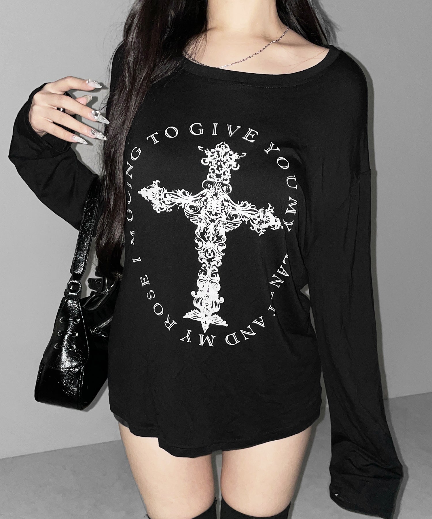 【 ワンショルにできる２ｗａｙ 】クロスロゴプリントワンショルルーズシアーＴシャツ ／ 2WAY cross logo print one shoulder loose sheer T-shirt