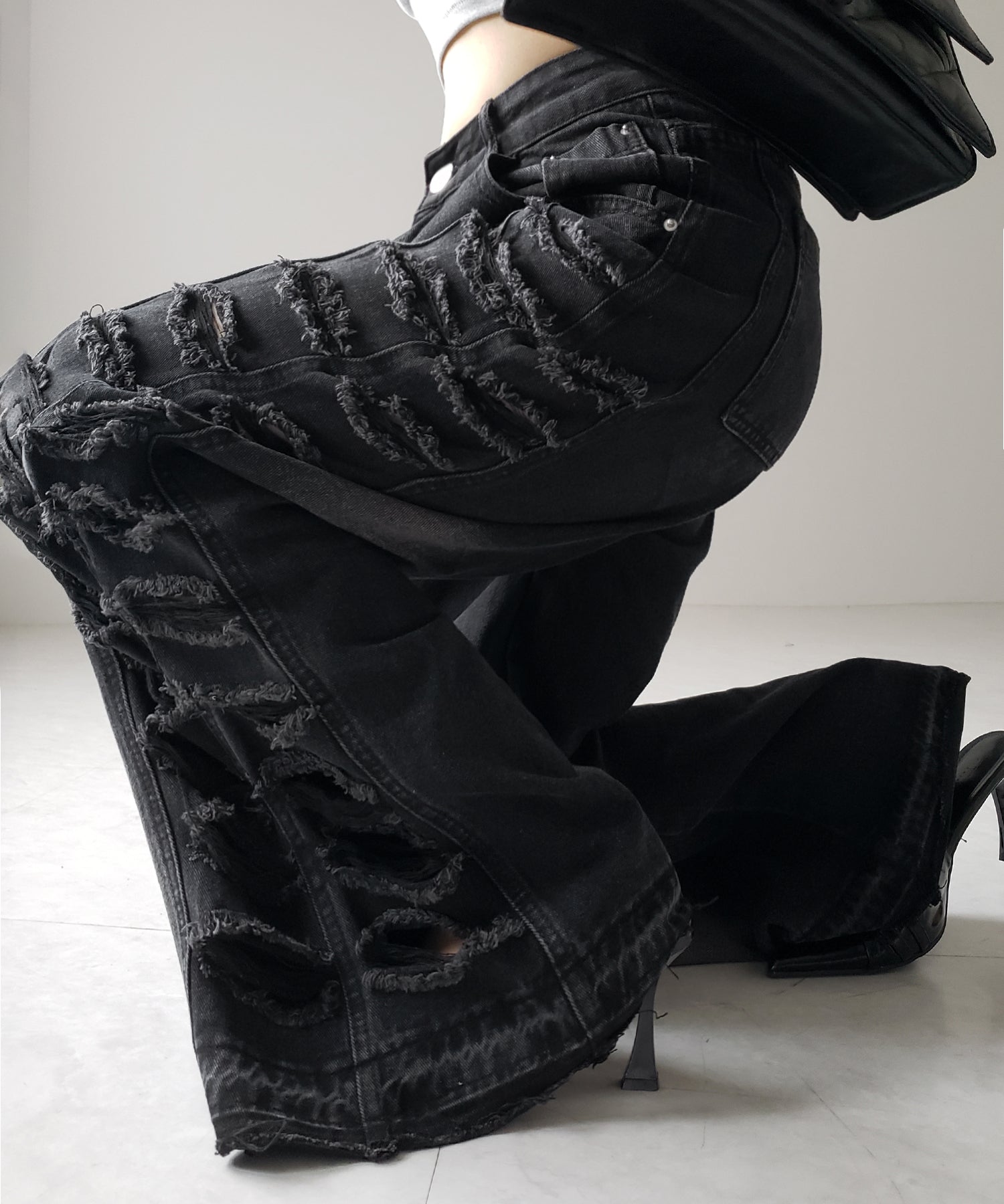 【 ４size 】ヘビークラッシュサイドダメージブラックヴィンテージデニム ／ heavy crush side damage black vintage denim