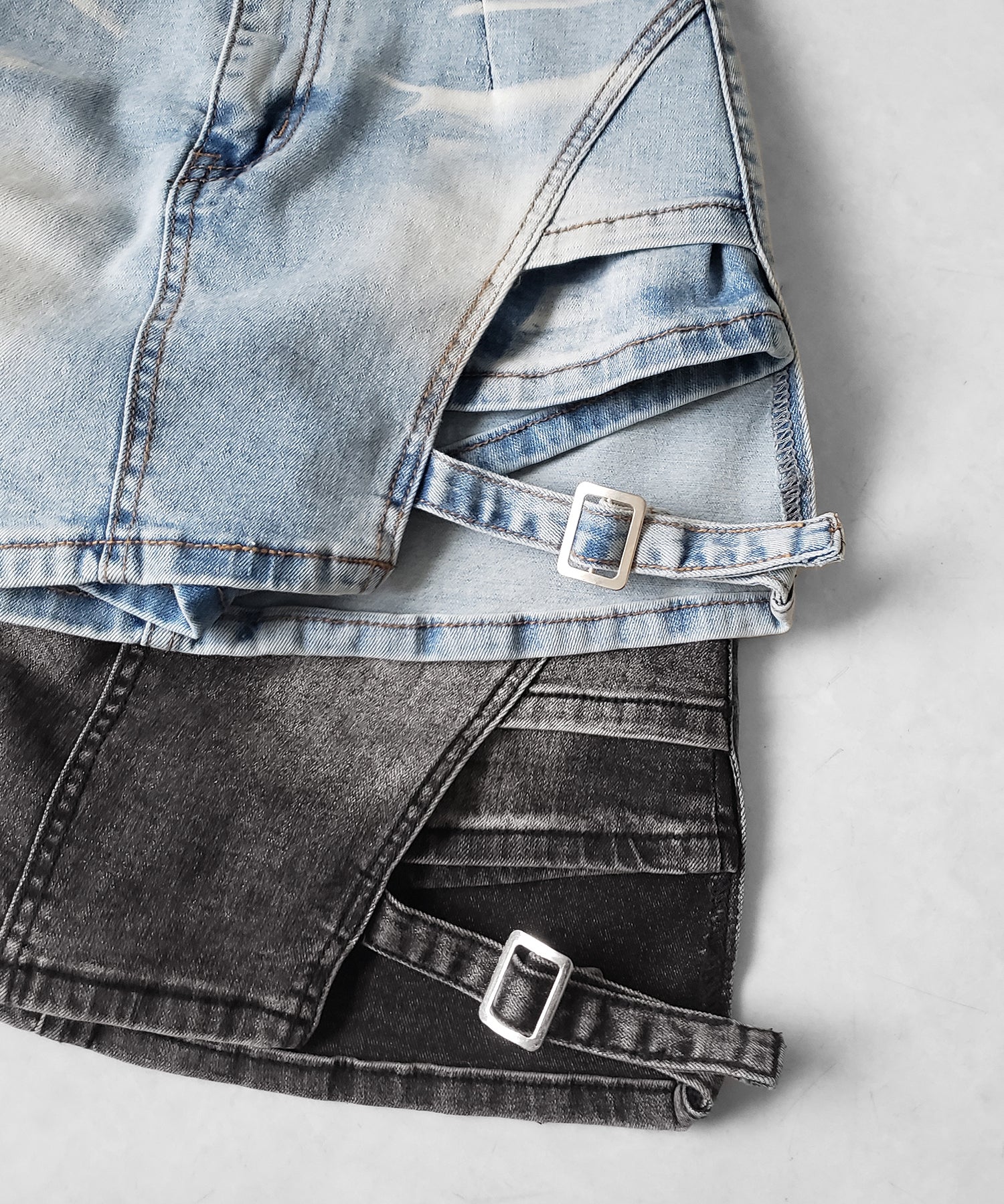 【 インパン裏地付 】カットアウトベルトストラップデニムミニスカパン ／ cutout belt strap denim mini skirt pants