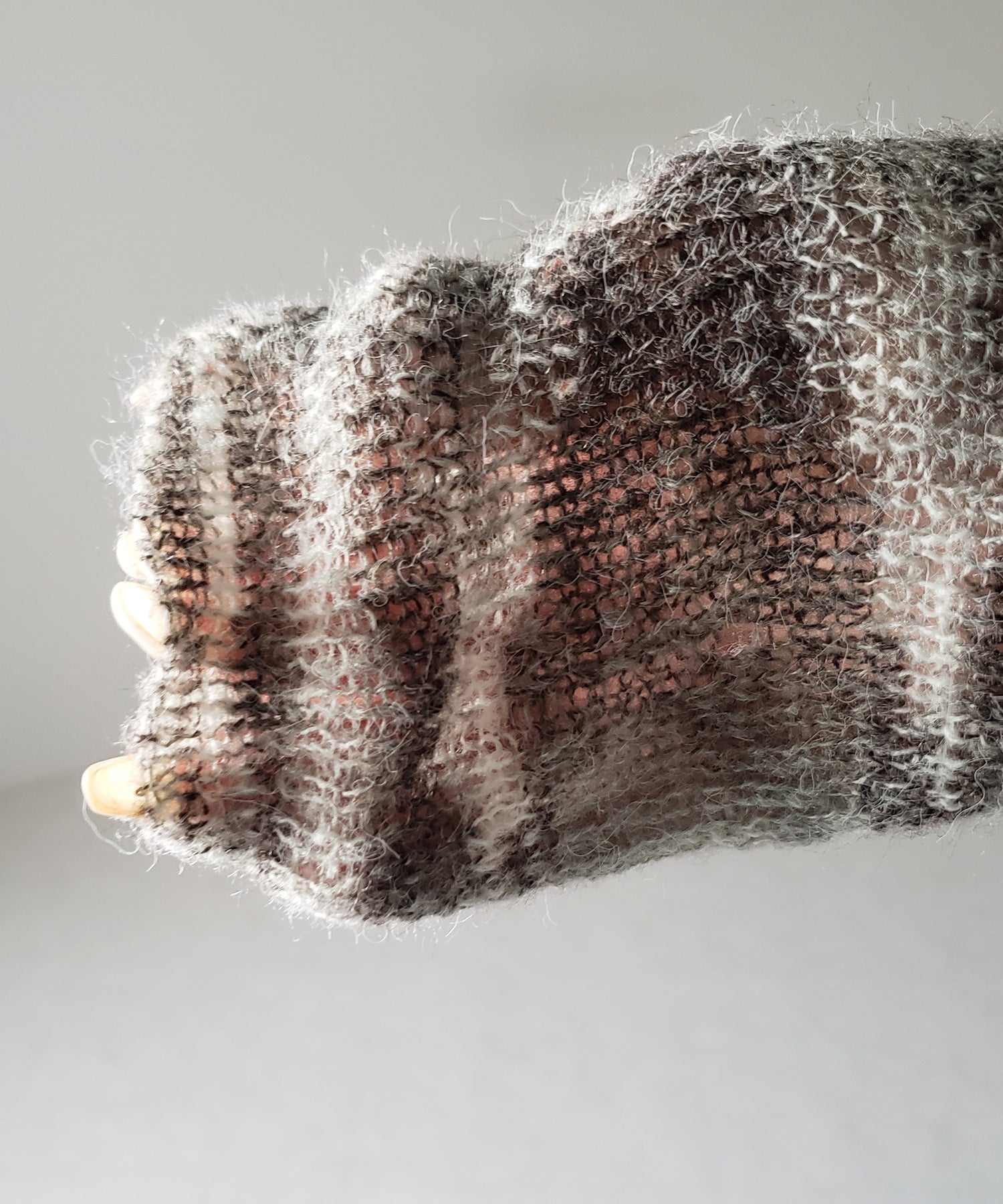 【 ワンショル可能な２WAY 】Ｖネックメランジスリムシアーニット ／ V-neck melange slim sheer knit