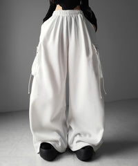 FREE / WHITE