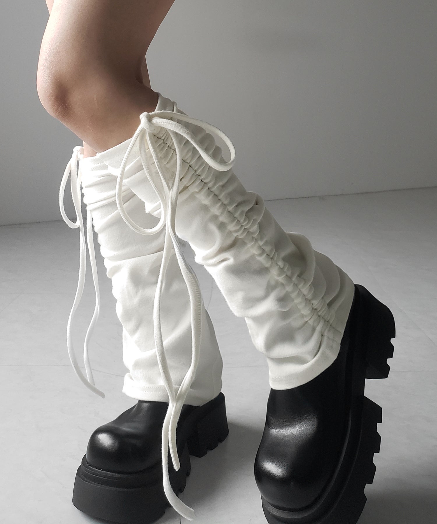 【 ２color 】ストラップリボンサイドシャーリングレッグカバー ／ strap ribbon side shirring leg cover