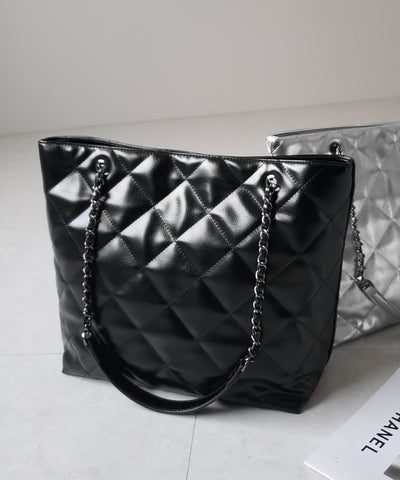 【 ３color ／ A4収納可 】キルティングチェーンスクエアトートショルダーバッグ ／ quilting chain square tote shoulder bag