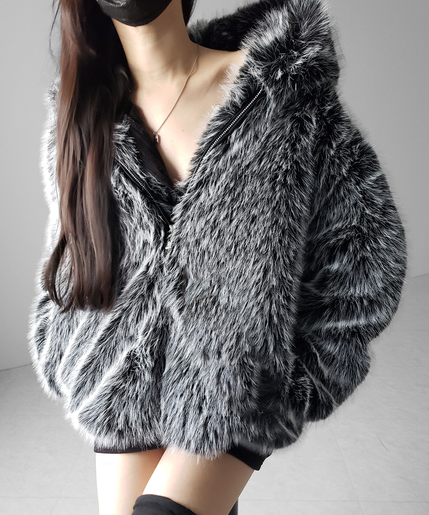 フェイクファーフーディミドルコート ／ fake fur hoodie middle coat