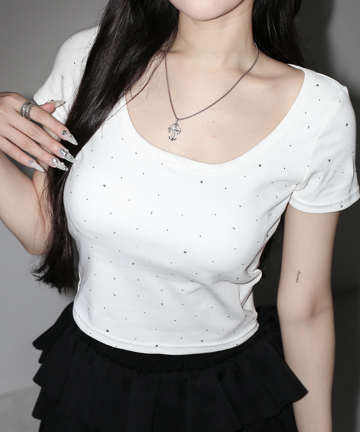 ラインストーンスクエアネックタイトＴシャツ ／Rhinestone square neck tight T-shirt