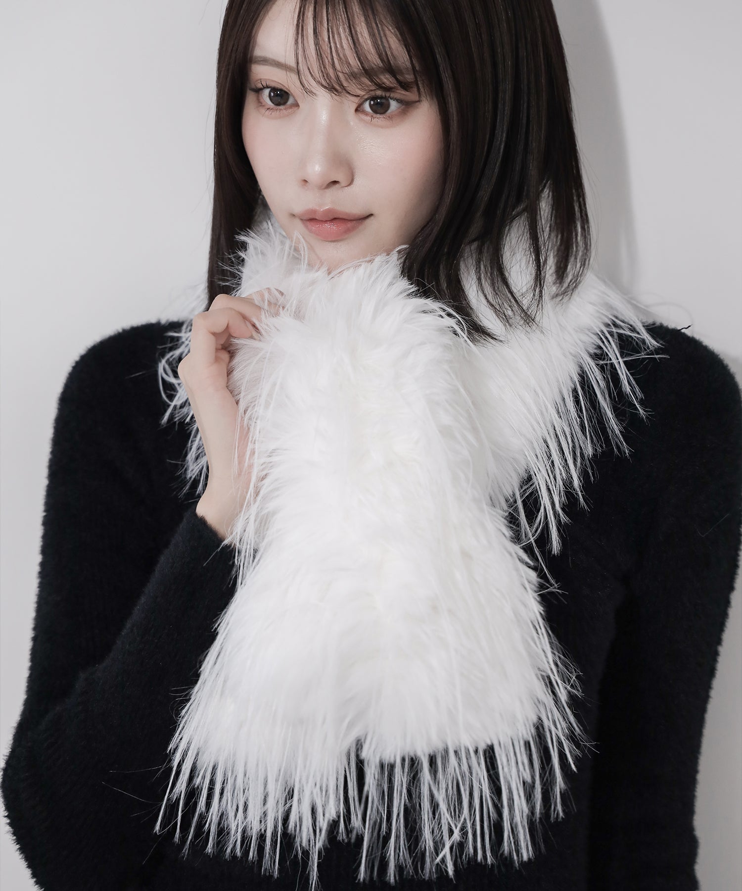 シャギーフェイクファーボリュームロングマフラー ／ shaggy fake fur volume long muffler