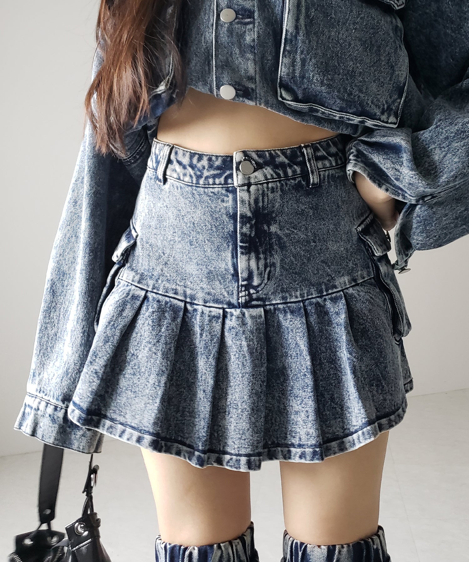 【 セットアップ着用可能 】ヴィンテージケミカルブリーチプリーツデニムミニスカート ／ vintage bleached pleated denim mini skirt