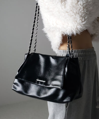 【 ３color 】チェーンフェイクレザーフラップショルダーバッグ ／ chain fake leather flap shoulder bag