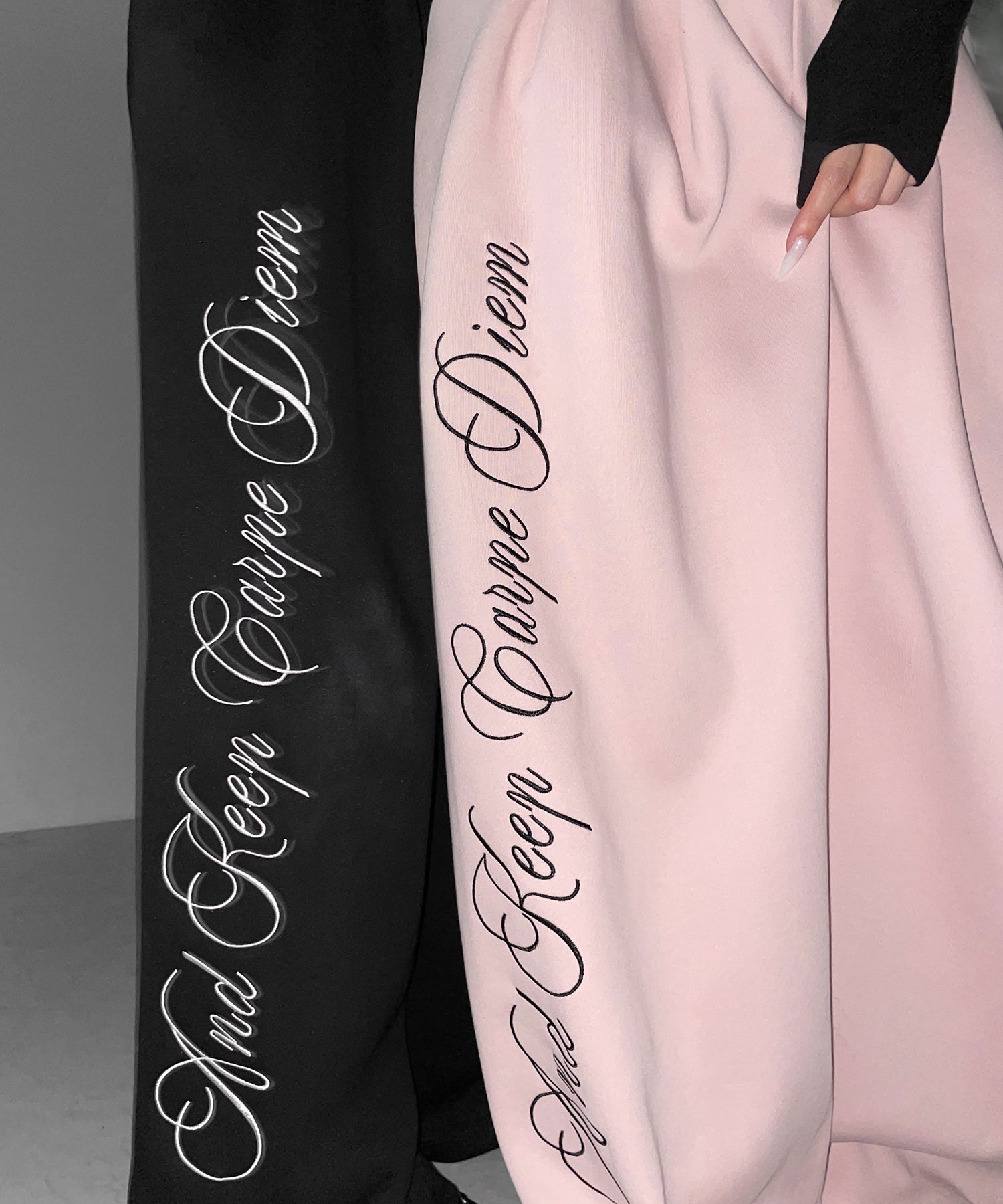 レタリングロゴ刺繍ワイドスウェットパンツ ／ lettering logo embroidery wide sweatpants