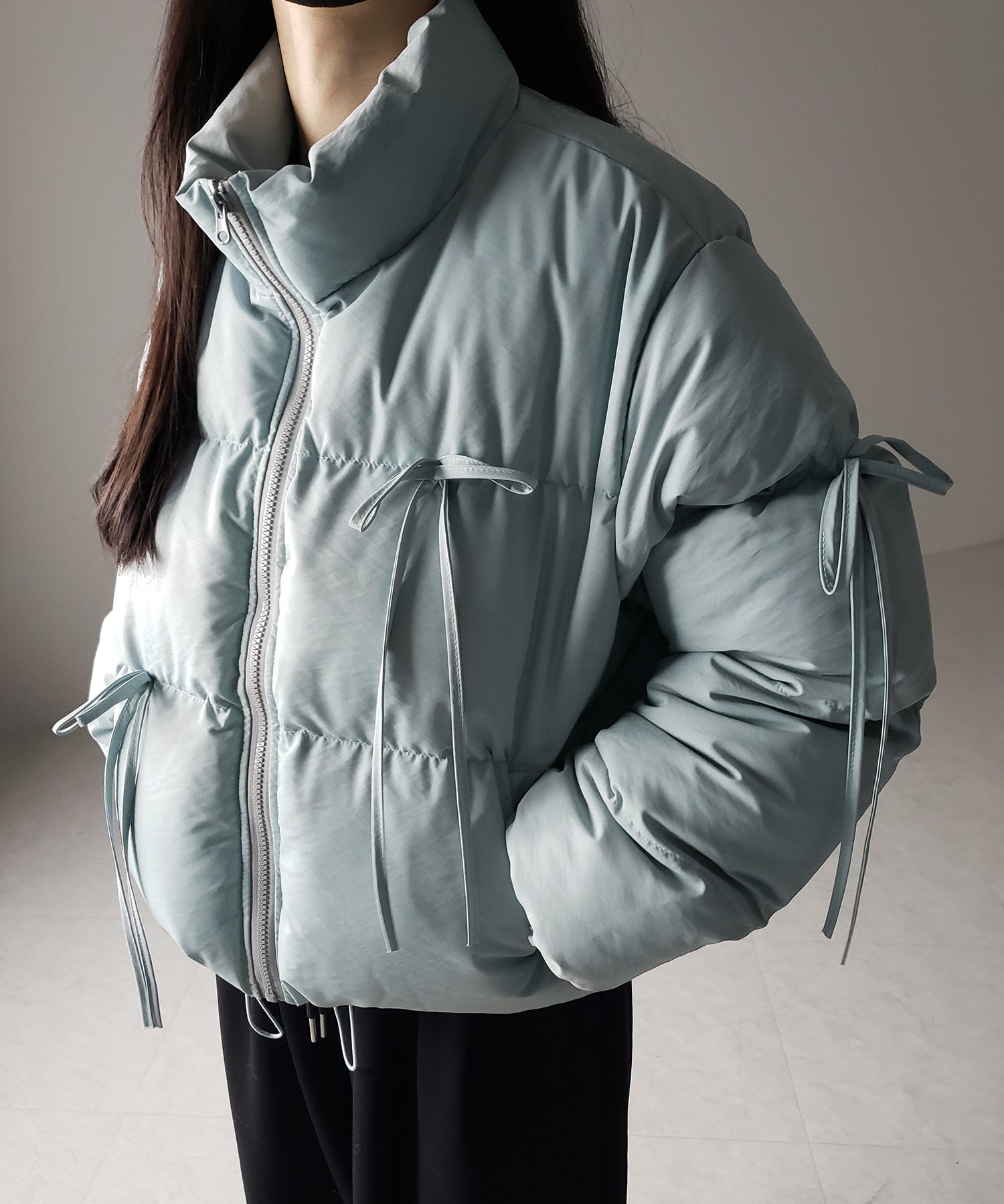 【 選べる３色展開 ／ 裾絞り可能２WAY 】ストラップリボンショートパフダウンジャケット ／ strap ribbon short puff down jacket