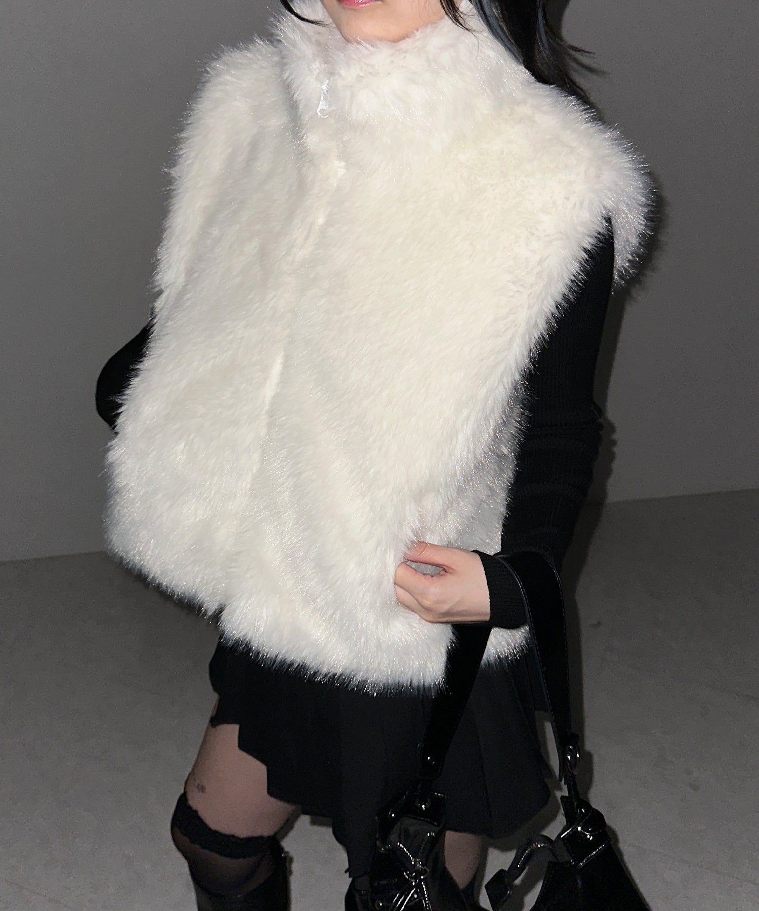 【 ポケット付 】スタンドネックジップアップフェイクファーベスト ／ stand neck zipup fake fur vest