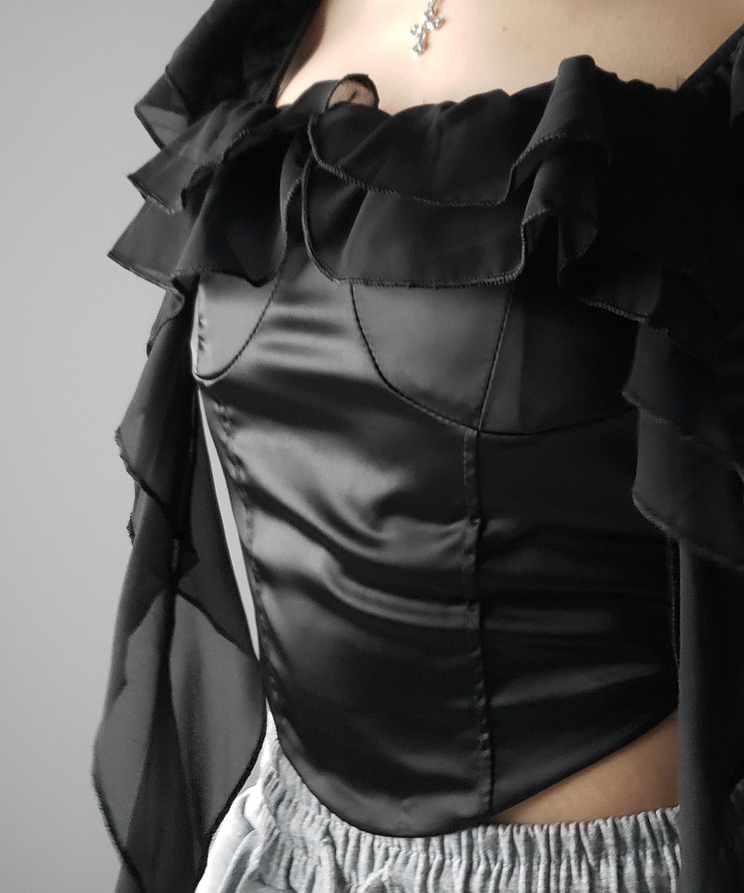 【 ２color ／ ２WAY 】シアーフリルコルセットサテンショートブラウス ／ sheer frill corset satin short blouse
