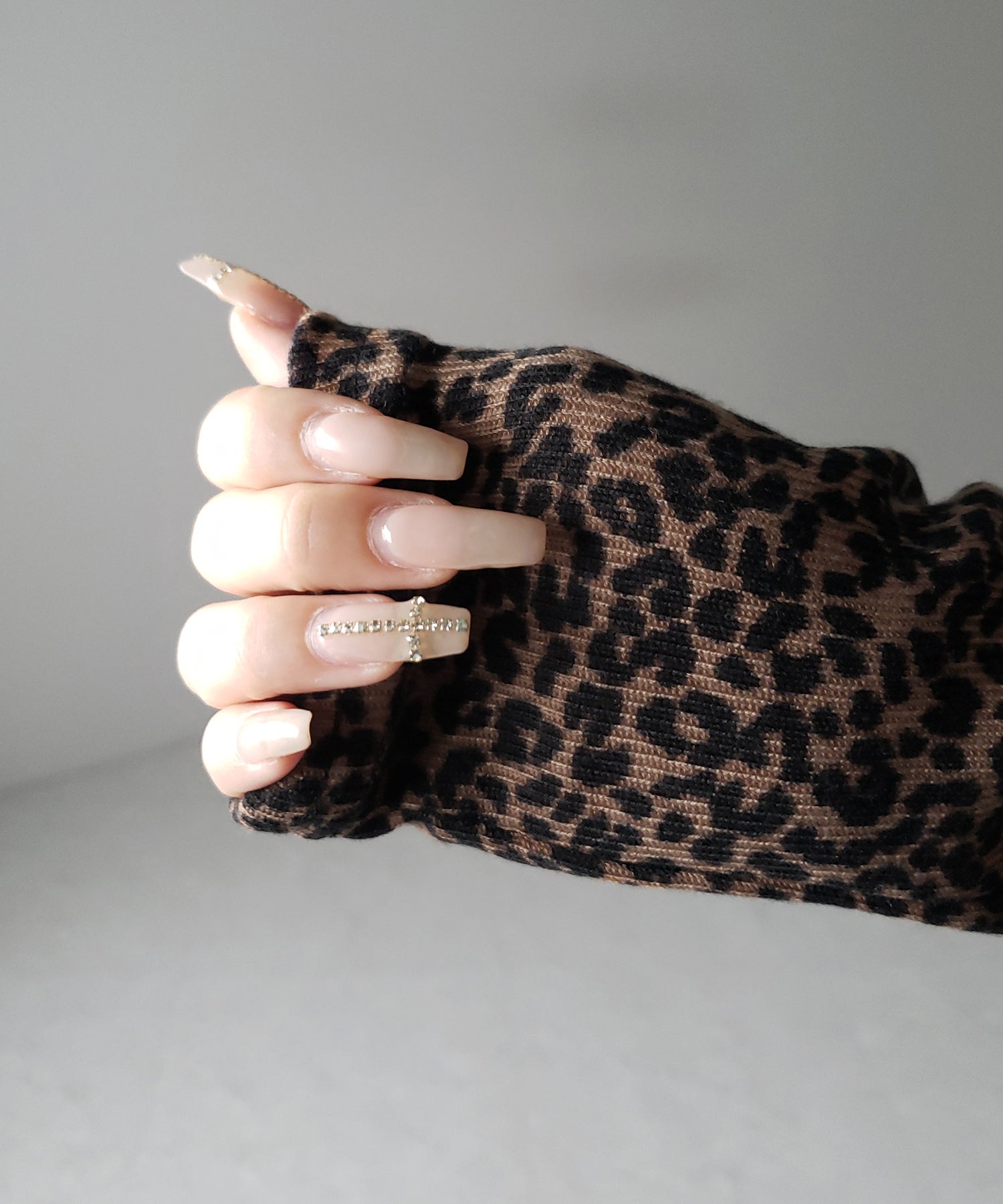 レオパードワンショルシャーリングリブカットソートップス ／ leopard one shoulder shirring rib cutsew tops