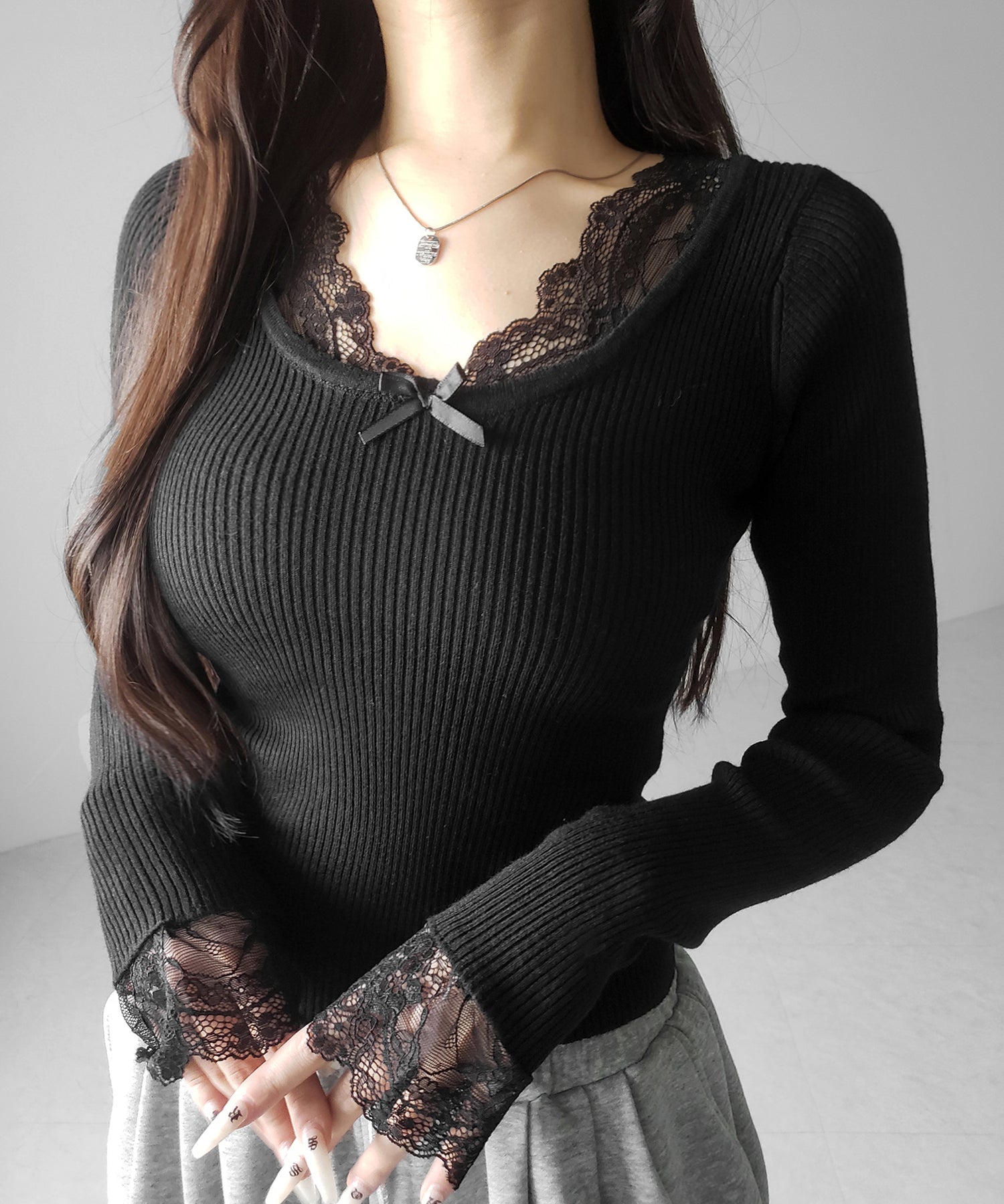 フロントリボンレース切替リブニットトップス ／ front ribbon lace switching ribbed knit tops