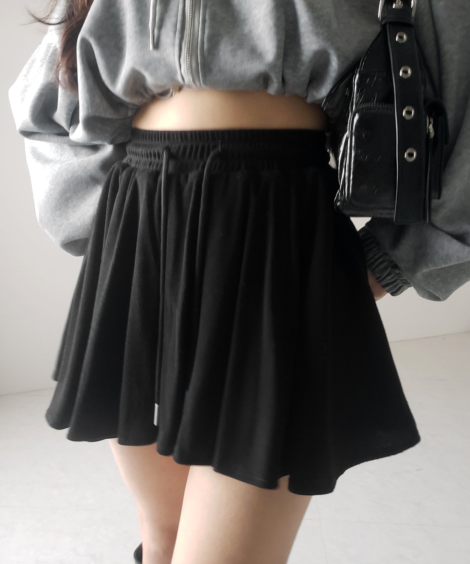 【 ３color ／インナーパンツ裏地付 】ハイウエストカットフレアミニスカート ／ High waist cut flare mini skirt