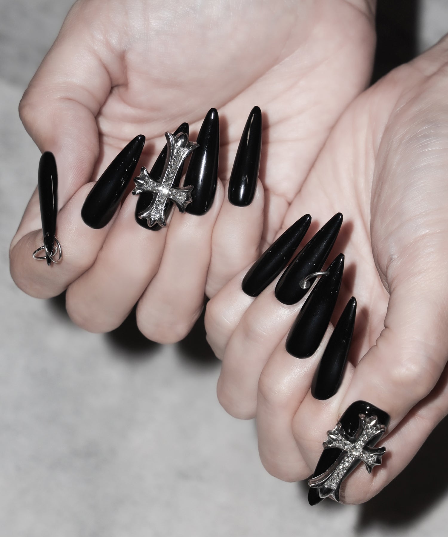 ビジュークロスピアシングロングネイルチップ ／ bijou cross piercing long nail tips
