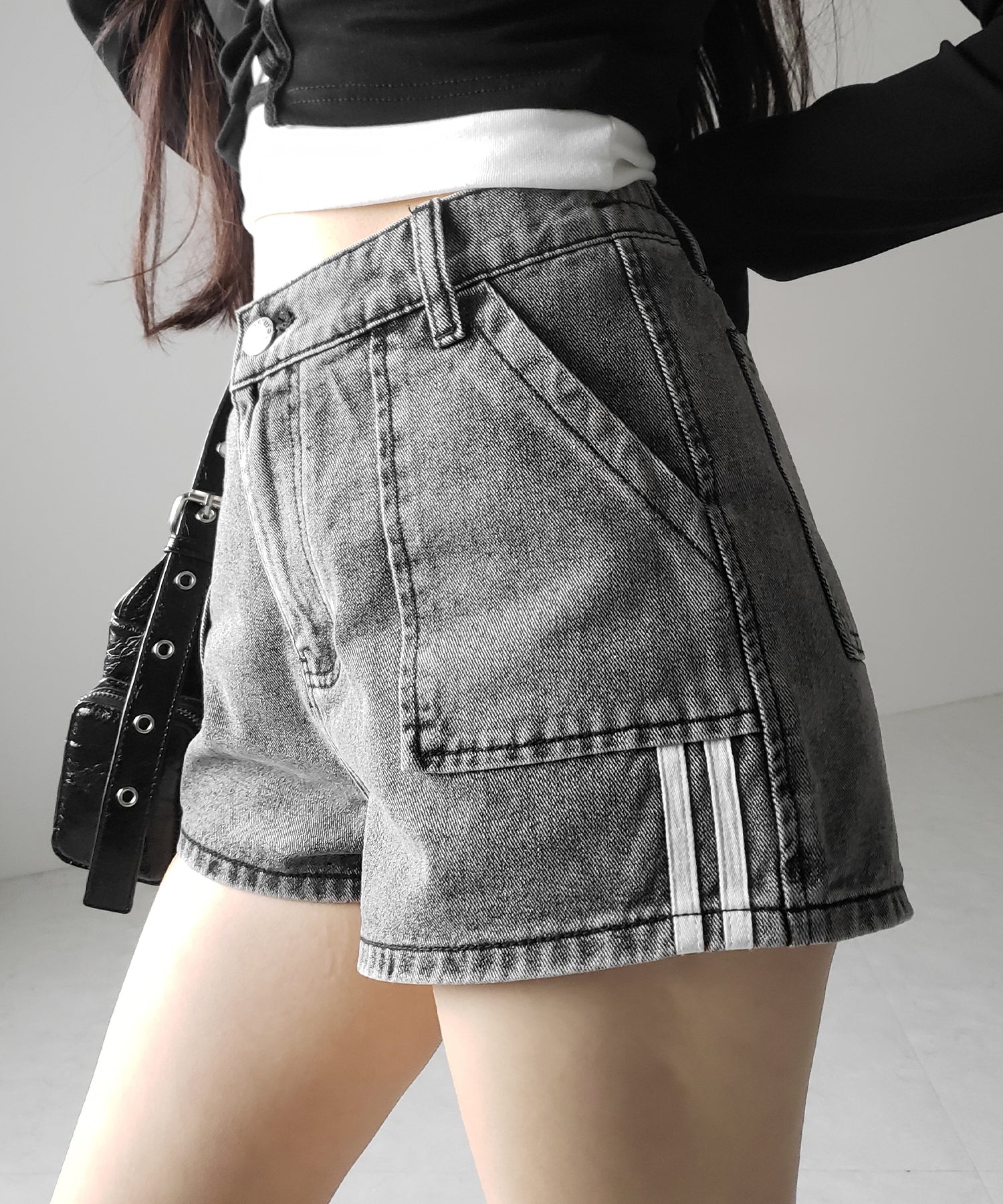 【 ２color 】サイドラインハイウエストデニムショートパンツ ／ sideline highwaist denim short pants