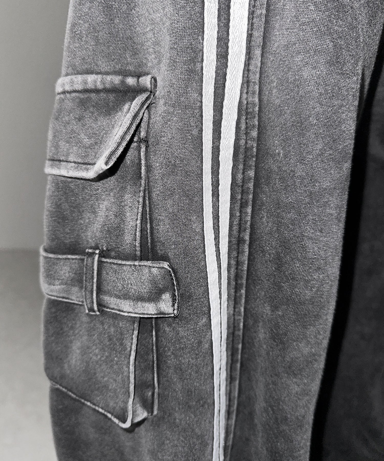 【 裾絞り可能２WAY 】サイドラインピグメントワイドカーゴスウェットパンツ ／ sideline pigment wide cargo sweatpants