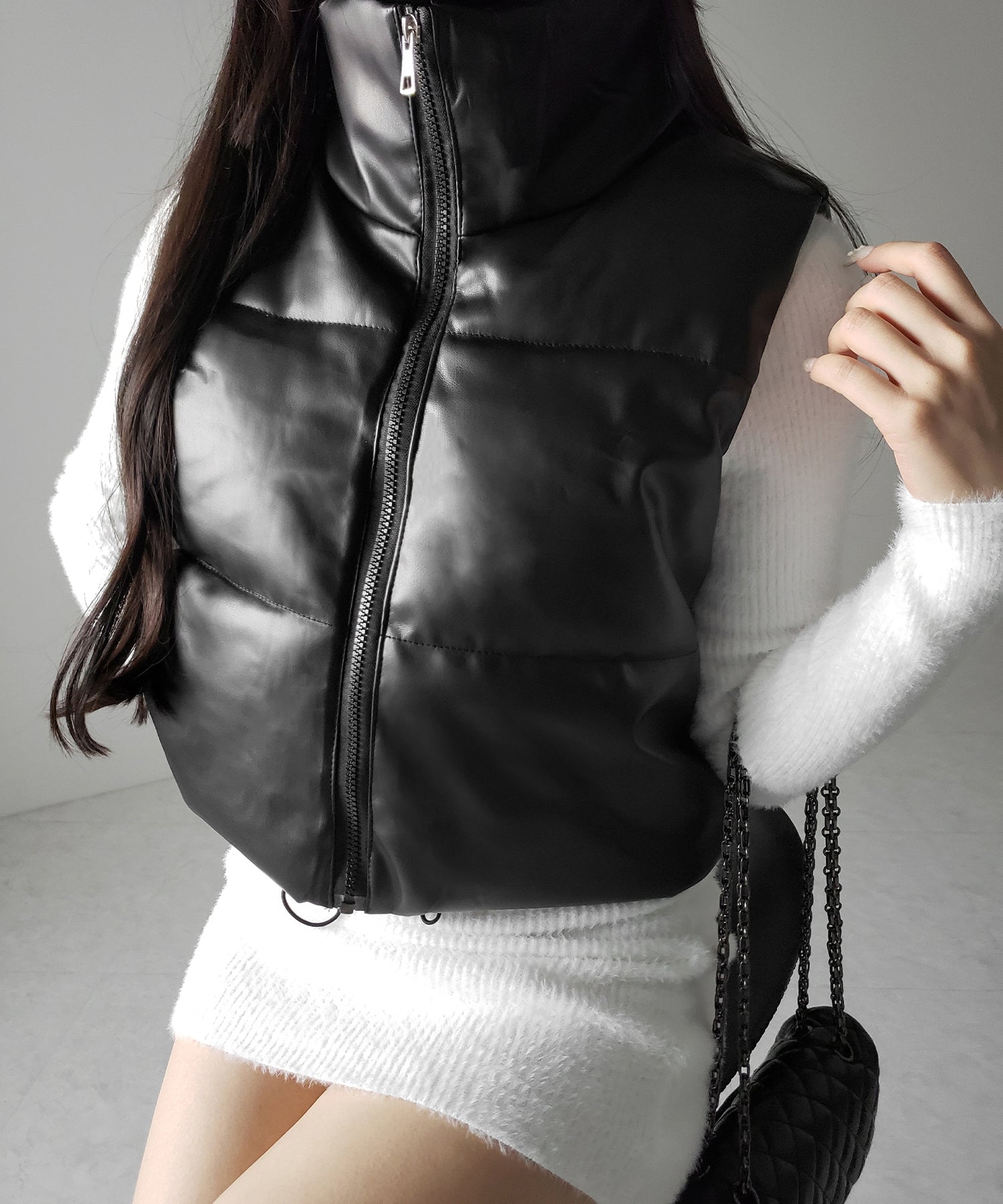 フェイクレザースタンドカラーパフダウンベスト ／ fake leather stand collar puff down vest
